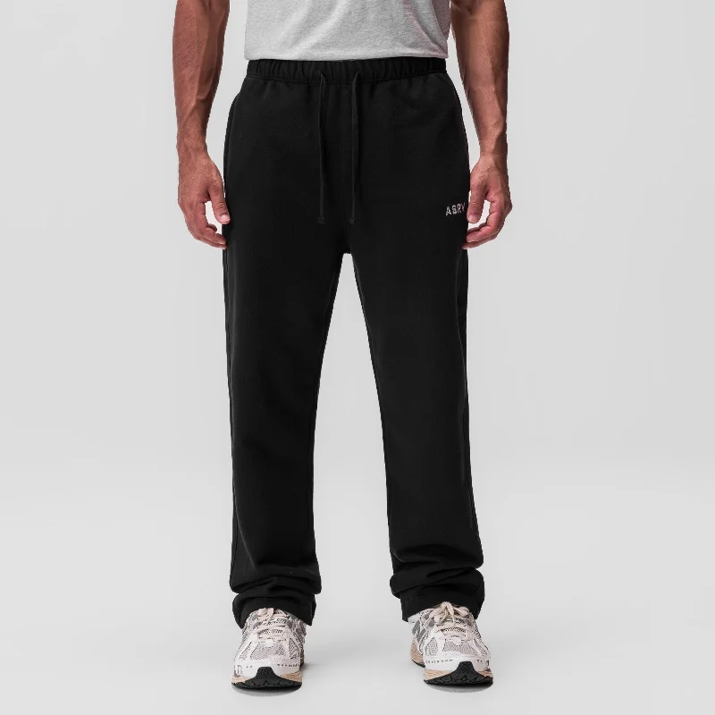 0840. Tech Essential™ Straight Leg Sweats - Black