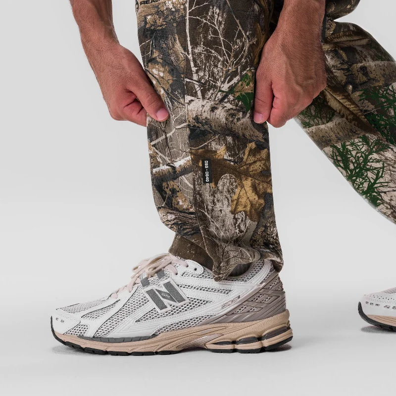 0840. Tech Essential™ Straight Leg Sweats - Realtree® Camo ""Training Division""