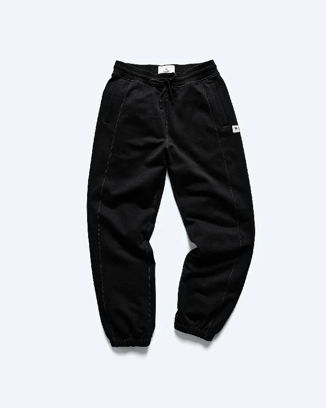 Medium / Black / Relaxed