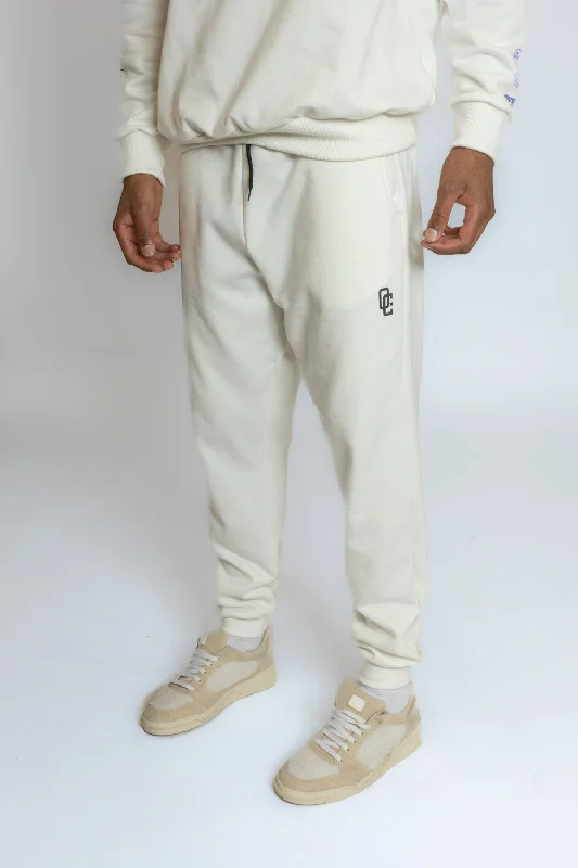 Calça Moletom Overcome OC Relevo Off White